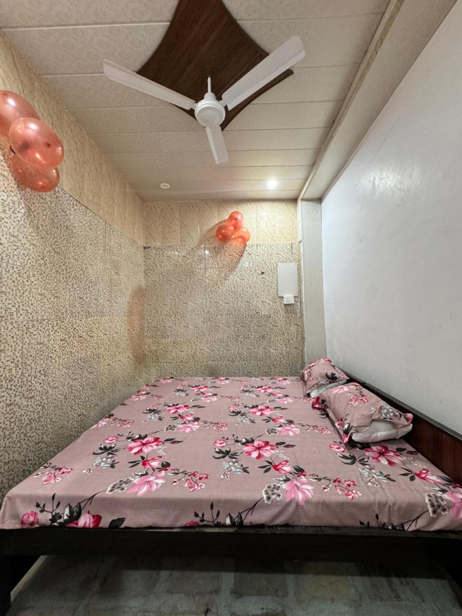 Pakhi Residency Hotel Vrindavan Exterior photo