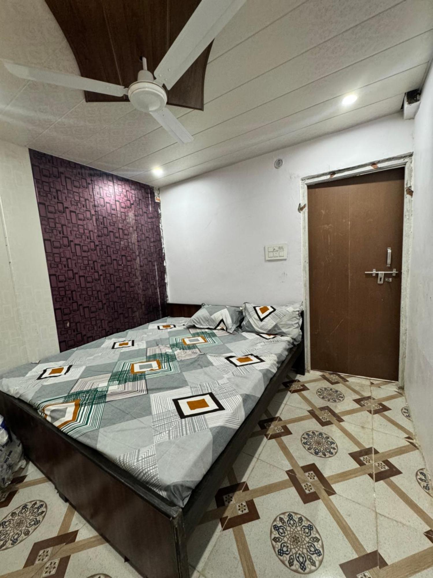 Pakhi Residency Hotel Vrindavan Exterior photo
