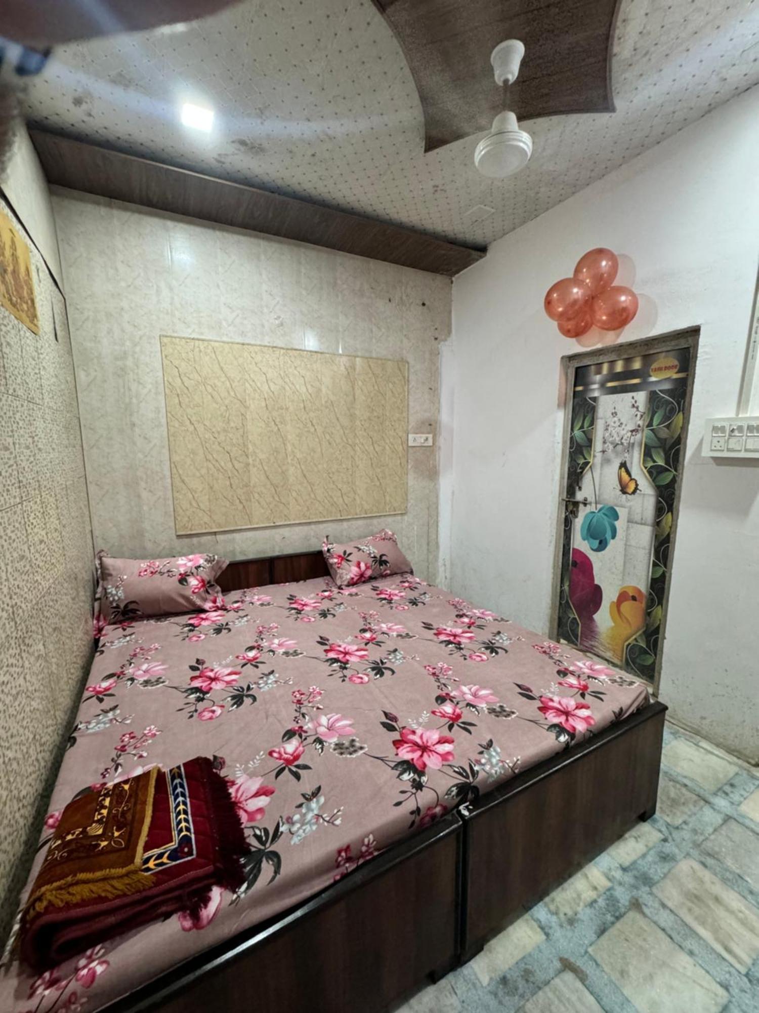 Pakhi Residency Hotel Vrindavan Exterior photo